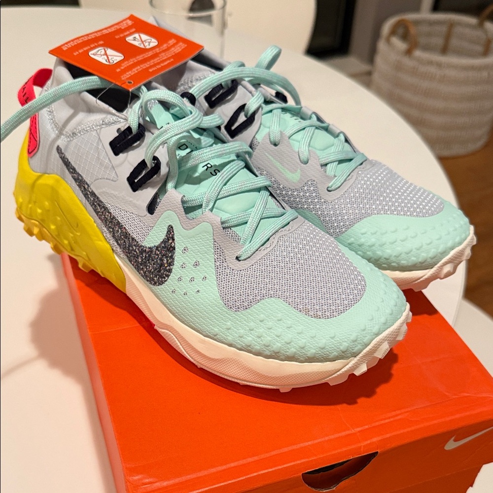 NWT - Nike Wildhorse 6 trail runner size 8